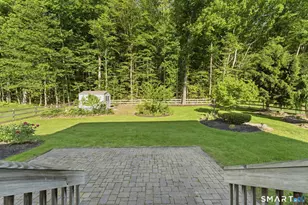 16 Harvest Ln, Bloomfield, CT 06002 - Photo 4