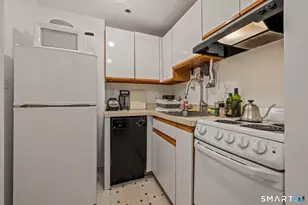 124 Court St, New Haven, CT 06510 - Photo 4