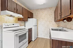 925 Longbrook Ave, Stratford, CT 06614 - Photo 12