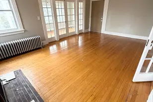 62 S Quaker Ln, West Hartford, CT 06119 - Photo 8