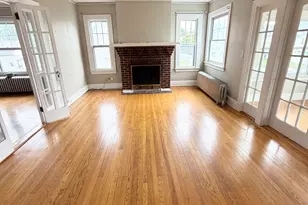 62 S Quaker Ln, West Hartford, CT 06119 - Photo 6