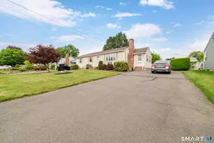 43 Danbury Ln, Bristol, CT 06010 - Photo 2