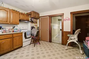 182 Vauxhall St, New London, CT 06320 - Photo 30