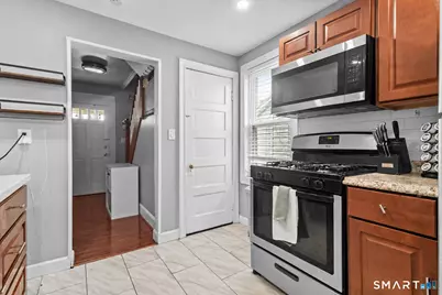 182 Deforest Avenue, Bridgeport, CT 06607 - Photo 10