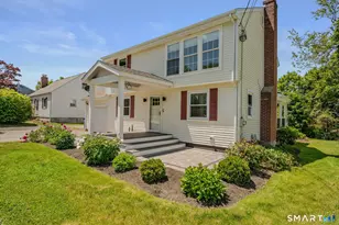 31 Pegasus Dr, Groton, CT 06340 - Photo 2