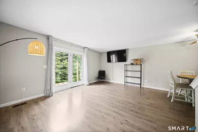 102 Oak Ridge Drive #102, Windsor Locks, CT 06096 - Photo 8