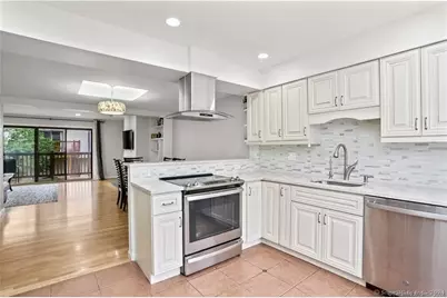 237 Strawberry Hill Avenue #42, Stamford, CT 06902 - Photo 10
