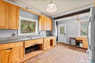 663 White Plains Rd, Trumbull, CT 06611 - Photo 12