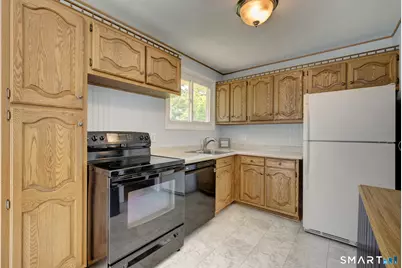 25 Yale Drive, Enfield, CT 06082 - Photo 2