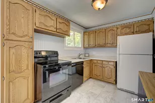 25 Yale Dr, Enfield, CT 06082 - Photo 2