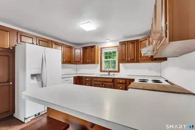 19 Lakeview Street, Meriden, CT 06451 - Photo 10