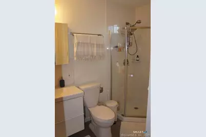 16 Manor Street #B, Stamford, CT 06902 - Photo 8
