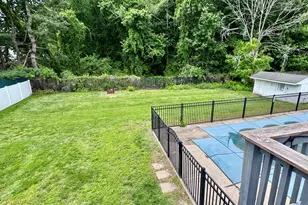 24 Middle Rd, Enfield, CT 06082 - Photo 34