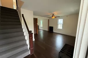 131 Eastern Dr, Middletown, CT 06457 - Photo 2