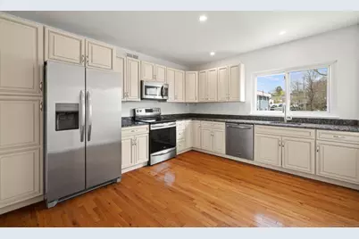 1153 Stratfield Road #1153, Fairfield, CT 06825 - Photo 2