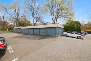 1153 Stratfield Rd, Fairfield, CT 06825 - Photo 16
