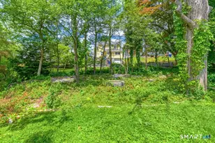 98 Woodmere Rd, West Hartford, CT 06119 - Photo 8