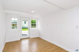 98 Woodmere Rd, West Hartford, CT 06119 - Photo 24