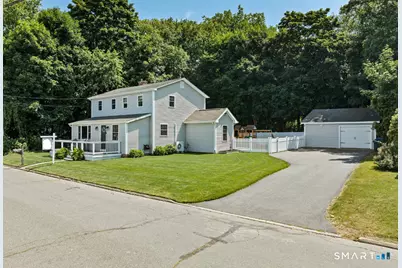 3 Middle Street, Waterford, CT 06385 - Photo 2