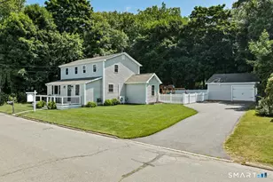 3 Middle St, Waterford, CT 06385 - Photo 2
