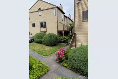 8 Oakwood Avenue #C1, Norwalk, CT 06850 - Photo 2