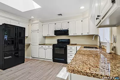 8 Woodchuck Court, Norwalk, CT 06854 - Photo 4