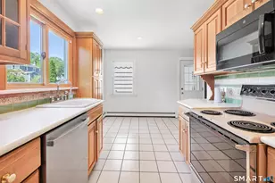 105 Castle Dr, Stratford, CT 06614 - Photo 14