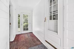 105 Castle Dr, Stratford, CT 06614 - Photo 18
