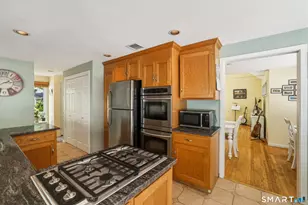 20 Centre Village Dr, Madison, CT 06443 - Photo 10
