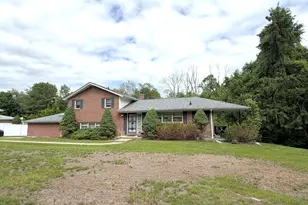 401 Round Hill Rd, Salem, CT 06420 - Photo 1