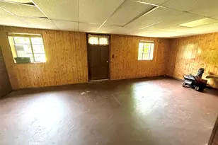 401 Round Hill Rd, Salem, CT 06420 - Photo 28