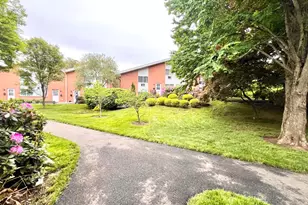 208 Flax Hill Rd, Norwalk, CT 06854 - Photo 10