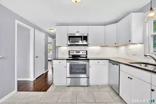 4 King Ct, Enfield, CT 06082 - Photo 8