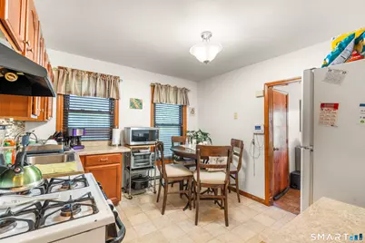 11 Elliott Place, Hartford, CT 06114 - Photo 6
