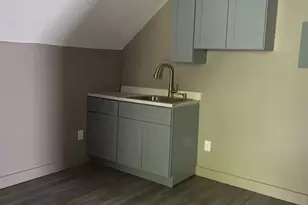 22 Burton St, Hartford, CT 06112 - Photo 6