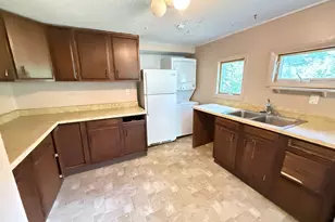 86 State St, Guilford, CT 06437 - Photo 8