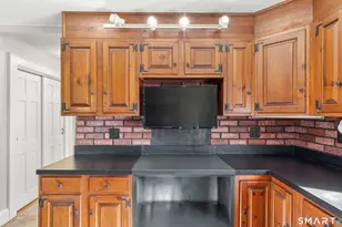 39 Clearview Ave, Danbury, CT 06811 - Photo 10