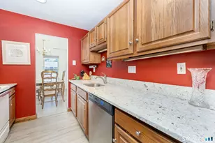 17 Newberry Ln, Glastonbury, CT 06033 - Photo 10