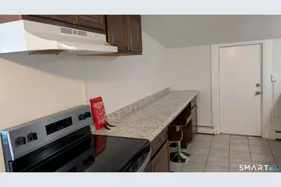 657 Naugatuck Avenue #2nd floor, Milford, CT 06461 - Photo 2