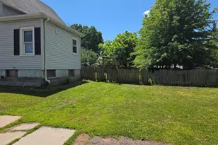 28 Pine St, Meriden, CT 06451 - Photo 2