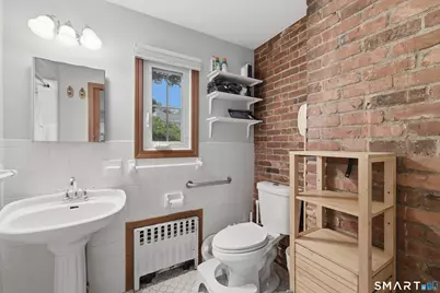 104 Newport Avenue, West Hartford, CT 06107 - Photo 24