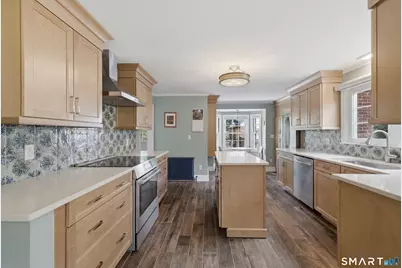 104 Newport Avenue, West Hartford, CT 06107 - Photo 12