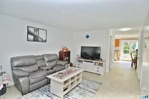 109 Greens Loop, Cheshire, CT 06410 - Photo 2