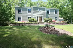 19 Legendary Rd, East Lyme, CT 06333 - Photo 2