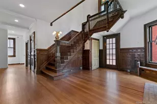 131 Dwight St, New Haven, CT 06511 - Photo 2