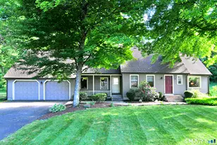 19 Hampden Pl, Windsor, CT 06095 - Photo 2