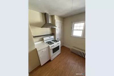 28 Hobbie Street, Stamford, CT 06902 - Photo 10