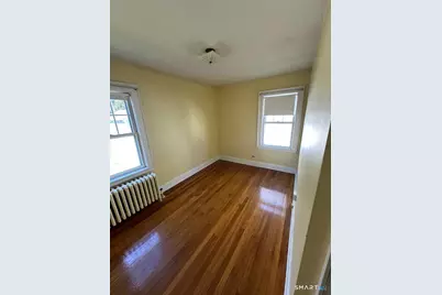 28 Hobbie Street, Stamford, CT 06902 - Photo 6