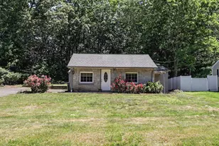 36 Donovan Rd, Naugatuck, CT 06770 - Photo 2