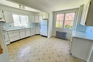 17 Johnston St, New Haven, CT 06512 - Photo 8